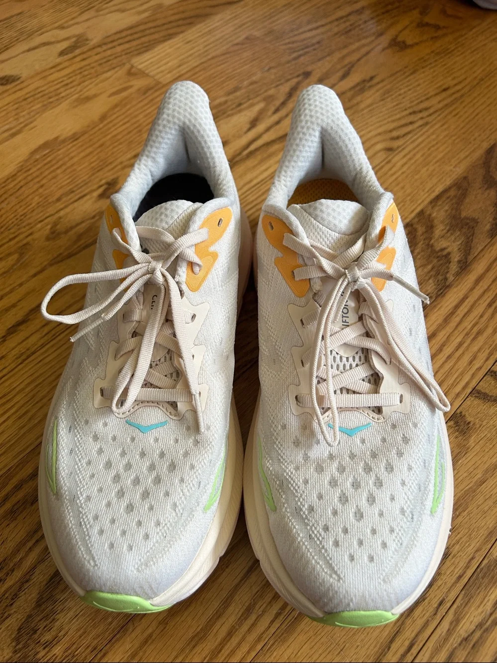 Hoka One One size 9b
